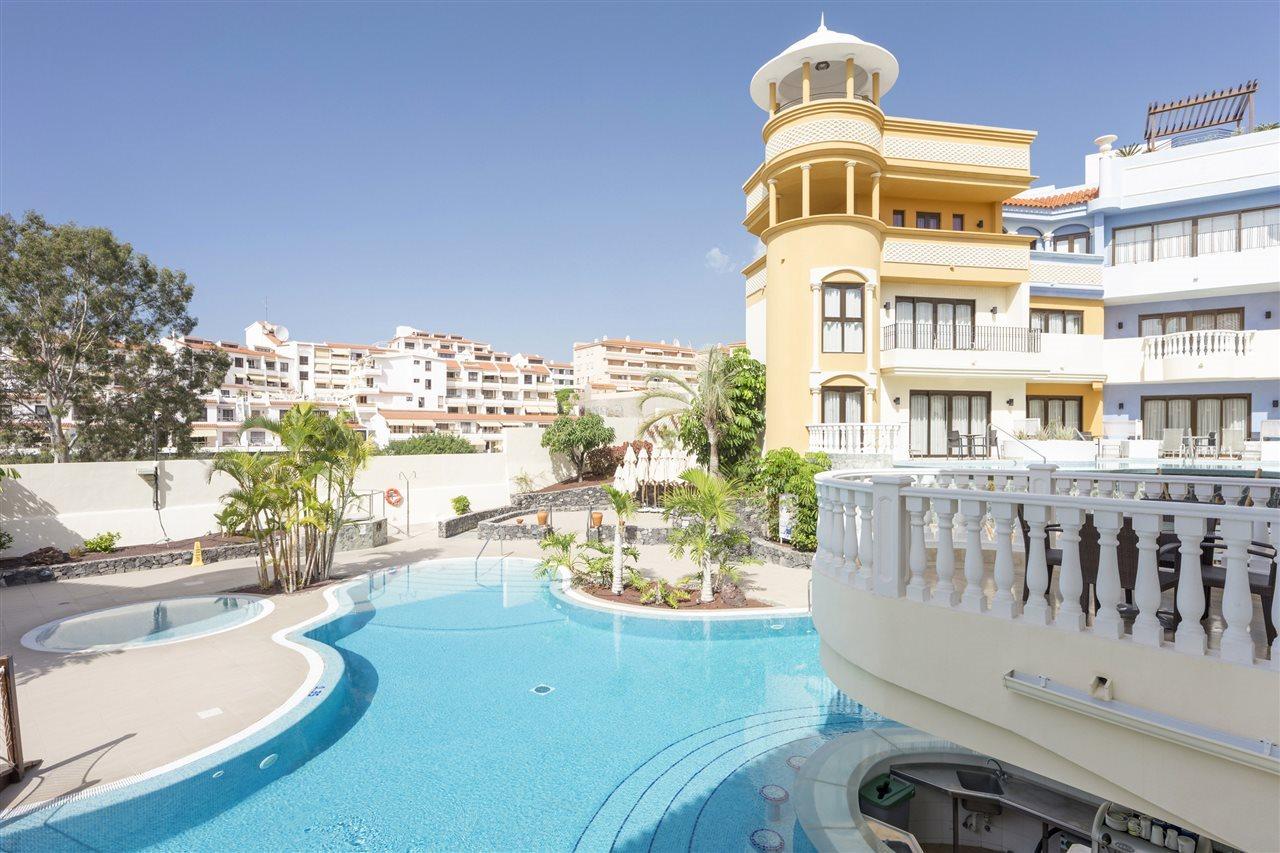 Atlas Tenerife Residence Resort 洛斯克里斯蒂亚诺斯 外观 照片