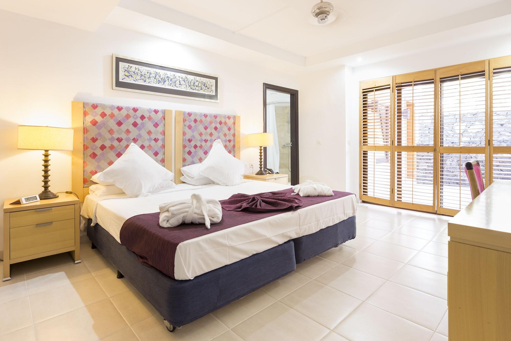 Atlas Tenerife Residence Resort 洛斯克里斯蒂亚诺斯 外观 照片