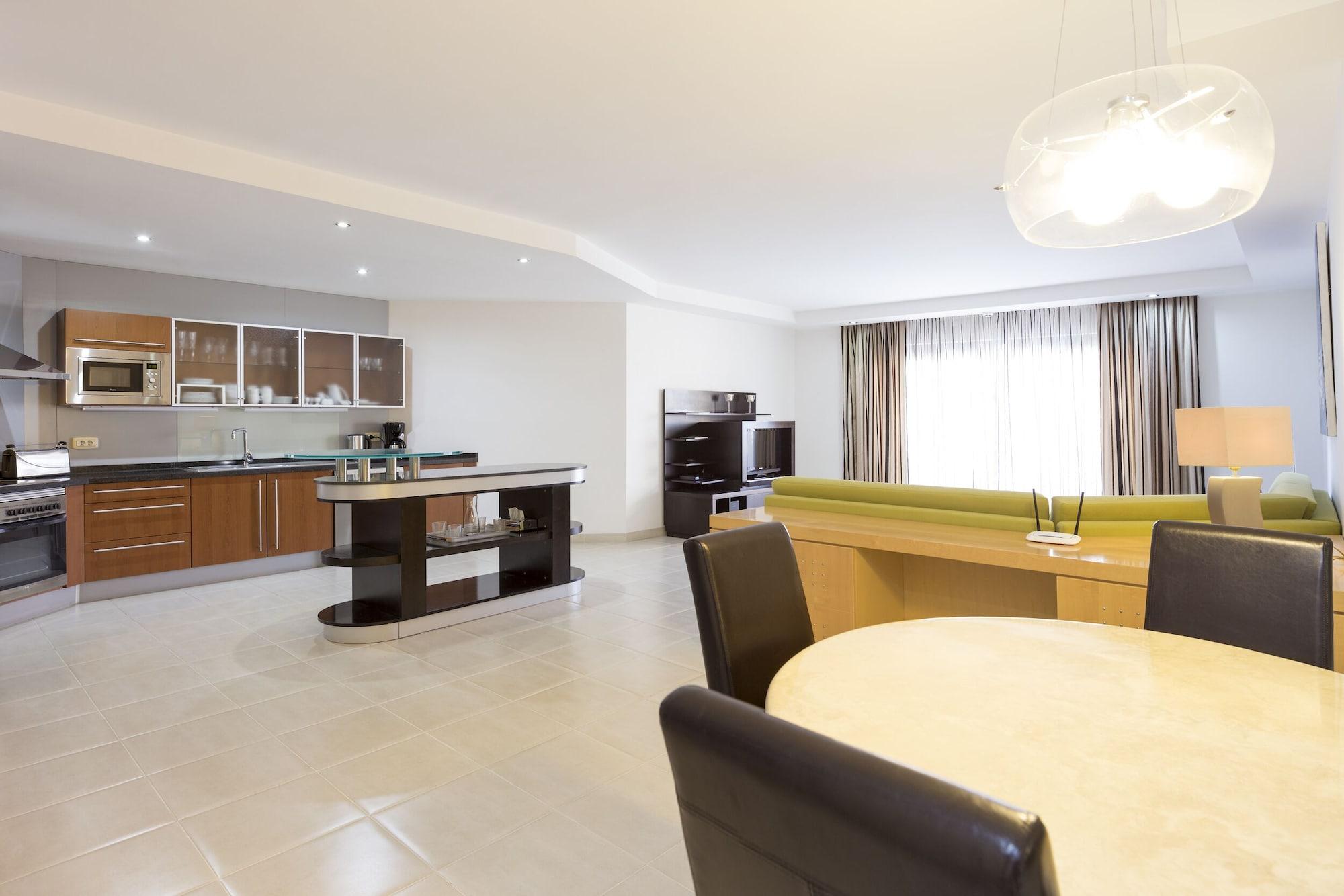 Atlas Tenerife Residence Resort 洛斯克里斯蒂亚诺斯 外观 照片