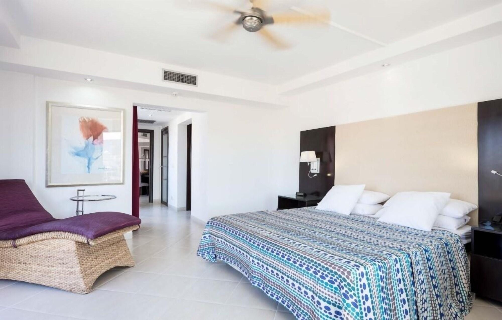 Atlas Tenerife Residence Resort 洛斯克里斯蒂亚诺斯 外观 照片